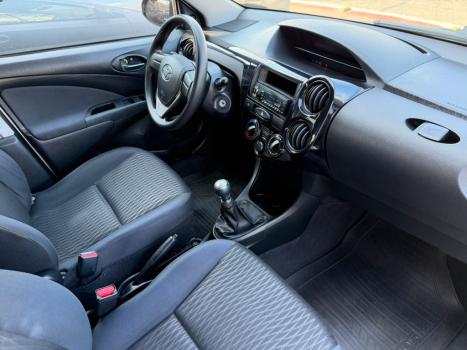 TOYOTA Etios Hatch 1.3 16V 4P FLEX X, Foto 11