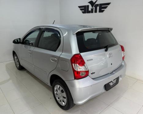 TOYOTA Etios Hatch 1.3 16V 4P FLEX XS, Foto 3