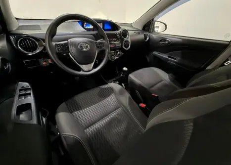 TOYOTA Etios Hatch 1.3 16V 4P FLEX XS, Foto 10