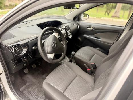 TOYOTA Etios Hatch 1.3 16V 4P FLEX XS, Foto 4