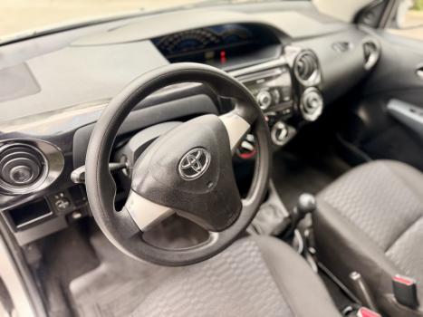 TOYOTA Etios Hatch 1.3 16V 4P FLEX XS, Foto 6