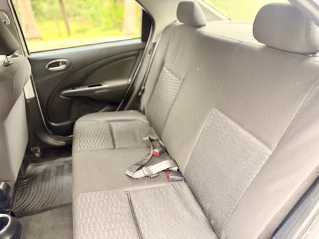 TOYOTA Etios Hatch 1.3 16V 4P FLEX XS, Foto 9