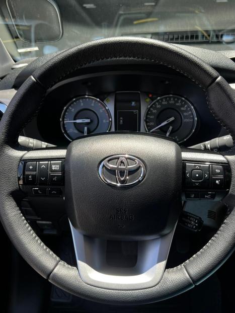 TOYOTA Hilux Caminhonete 2.8 16V SRX 4X4 TURBO DIESEL CABINE DUPLA AUTOMTICO, Foto 5