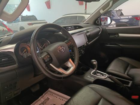 TOYOTA Hilux Caminhonete 2.8 16V SRX 4X4 TURBO DIESEL CABINE DUPLA AUTOM�TICO, Foto 9
