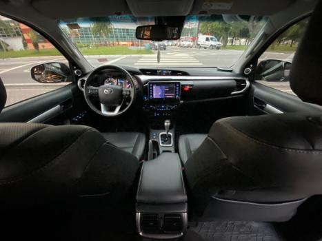 TOYOTA Hilux Caminhonete 2.8 16V SRX 4X4 DIESEL CABINE DUPLA AUTOM�TICO, Foto 9