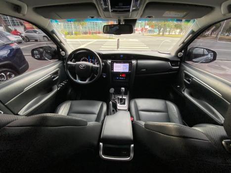 TOYOTA Hilux Caminhonete 2.8 16V 4P SRX DIESEL CABINE DUPLA, Foto 9