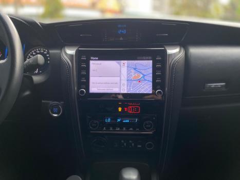 TOYOTA Hilux Caminhonete 2.8 16V 4P SRX DIESEL CABINE DUPLA, Foto 12