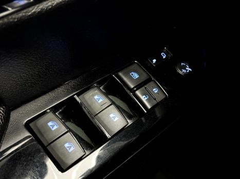 TOYOTA Hilux Caminhonete 2.8 16V SRX 4X4 TURBO DIESEL CABINE DUPLA AUTOM�TICO, Foto 10