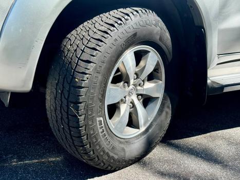 TOYOTA Hilux Caminhonete 3.0 16V 4P 4X4 SRV TURBO DIESEL CABINE DUPLA AUTOMÁTICO, Foto 2
