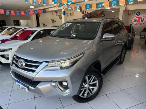 TOYOTA Hilux SW4 2.8 16V 4P SRX 4X4 7 LUGARES TURBO DIESEL AUTOMTICO, Foto 3