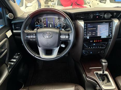 TOYOTA Hilux SW4 2.8 16V 4P SRX 4X4 7 LUGARES TURBO DIESEL AUTOMTICO, Foto 20