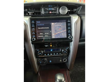 TOYOTA Hilux SW4 2.8 16V 4P SRX 4X4 7 LUGARES TURBO DIESEL AUTOMTICO, Foto 21