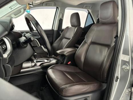 TOYOTA Hilux SW4 2.8 16V 4P SRX 4X4 7 LUGARES TURBO DIESEL AUTOM�TICO, Foto 9