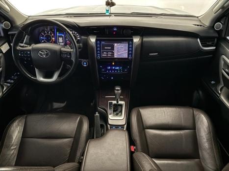 TOYOTA Hilux SW4 2.8 16V 4P SRX 4X4 7 LUGARES TURBO DIESEL AUTOM�TICO, Foto 8