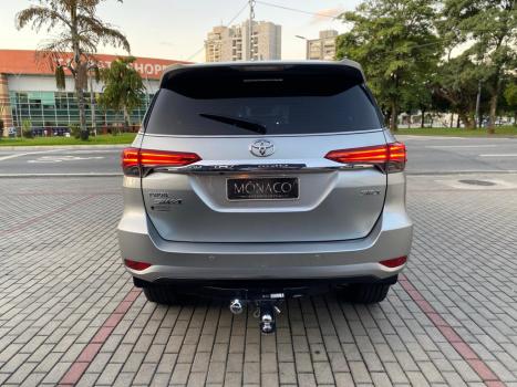 TOYOTA Hilux SW4 2.8 16V 4P SRX 4X4 7 LUGARES TURBO DIESEL AUTOM�TICO, Foto 3