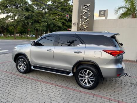 TOYOTA Hilux SW4 2.8 16V 4P SRX 4X4 7 LUGARES TURBO DIESEL AUTOM�TICO, Foto 4