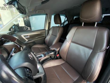 TOYOTA Hilux SW4 2.8 16V 4P SRX 4X4 7 LUGARES TURBO DIESEL AUTOM�TICO, Foto 6