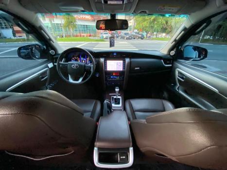 TOYOTA Hilux SW4 2.8 16V 4P SRX 4X4 7 LUGARES TURBO DIESEL AUTOM�TICO, Foto 10