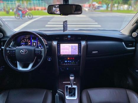 TOYOTA Hilux SW4 2.8 16V 4P SRX 4X4 7 LUGARES TURBO DIESEL AUTOM�TICO, Foto 11