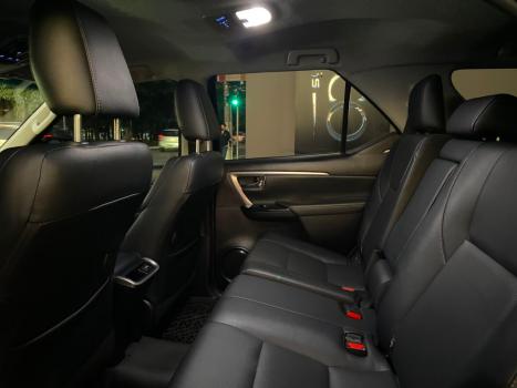 TOYOTA Hilux SW4 2.8 16V 4P SRX 4X4 7 LUGARES TURBO DIESEL AUTOM�TICO, Foto 7