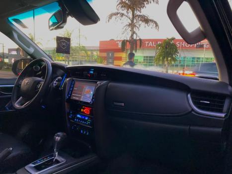 TOYOTA Hilux SW4 2.8 16V 4P SRX 4X4 7 LUGARES TURBO DIESEL AUTOM�TICO, Foto 8