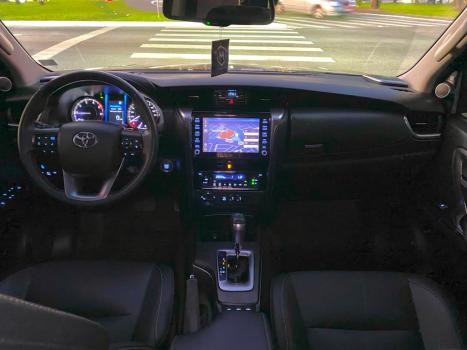 TOYOTA Hilux SW4 2.8 16V 4P SRX 4X4 7 LUGARES TURBO DIESEL AUTOM�TICO, Foto 9