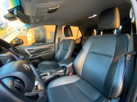 TOYOTA Hilux SW4 2.8 16V 4P SRX 4X4 7 LUGARES TURBO DIESEL AUTOM�TICO, Foto 6