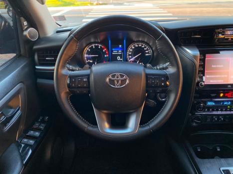TOYOTA Hilux SW4 2.8 16V 4P SRX 4X4 7 LUGARES TURBO DIESEL AUTOM�TICO, Foto 11