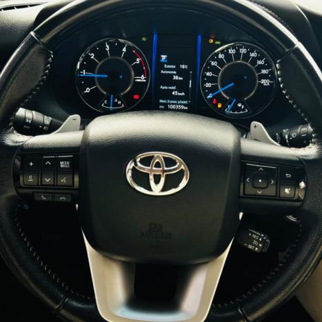 TOYOTA Hilux SW4 2.8 4P SRX 4X4 DIAMOND 7 LUGARES TURBO DIESEL AUTOM�TICO, Foto 15
