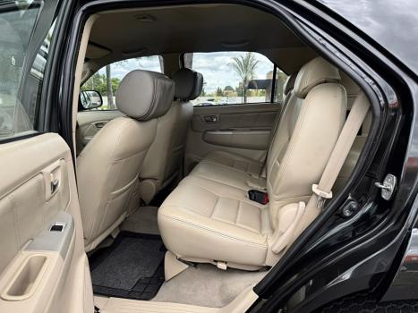 TOYOTA Hilux SW4 3.0 V6 12V 4P SRV 4X4 TURBO DIESEL AUTOMTICO, Foto 4