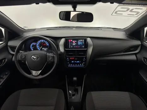 TOYOTA Yaris Hatch 1.5 16V 4P FLEX XL MULTIDRIVE AUTOM�TICO CVT, Foto 13