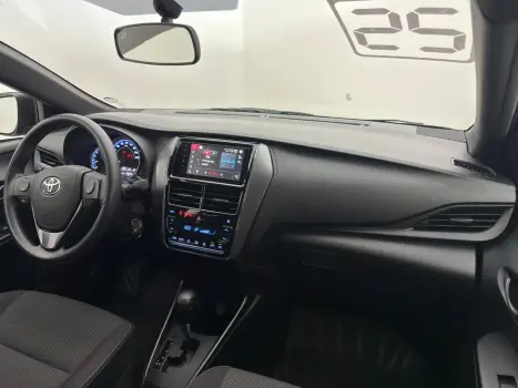 TOYOTA Yaris Hatch 1.5 16V 4P FLEX XL MULTIDRIVE AUTOM�TICO CVT, Foto 14