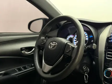 TOYOTA Yaris Hatch 1.3 16V 4P FLEX XL MULTIDRIVE AUTOM�TICO CVT, Foto 14
