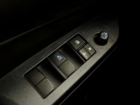 TOYOTA Yaris Hatch 1.5 16V 4P FLEX XL MULTIDRIVE AUTOM�TICO CVT, Foto 10