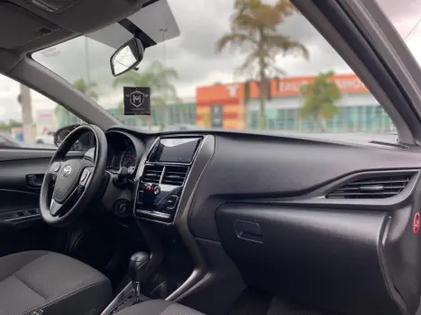 TOYOTA Yaris Hatch 1.5 16V 4P FLEX XL MULTIDRIVE AUTOM�TICO CVT, Foto 9