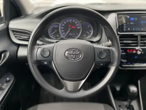 TOYOTA Yaris Hatch 1.5 16V 4P FLEX XL MULTIDRIVE AUTOM�TICO CVT, Foto 12