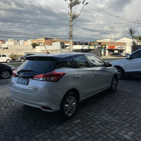 TOYOTA Yaris Hatch 1.3 16V 4P FLEX XL PLUS TECH MULTIDRIVE AUTOM�TICO CVT, Foto 7