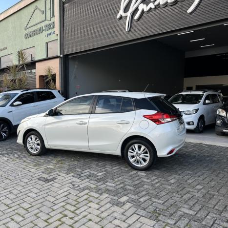 TOYOTA Yaris Hatch 1.3 16V 4P FLEX XL PLUS TECH MULTIDRIVE AUTOM�TICO CVT, Foto 8