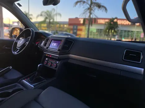 VOLKSWAGEN Amarok 3.0 V6 CABINE DUPLA HIGHLINE 4X4 TURBO INTERCOOLER AUTOM�TICO, Foto 8