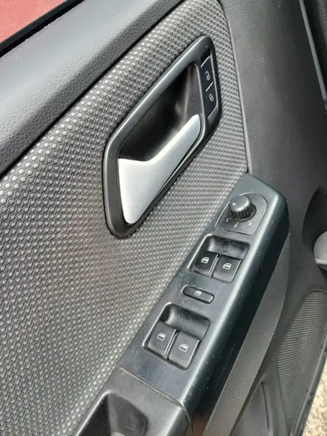 VOLKSWAGEN Fox 1.6 4P TREND FLEX, Foto 12