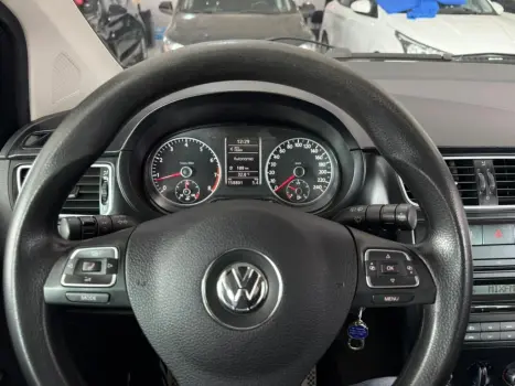 VOLKSWAGEN Fox 1.6 4P, Foto 9