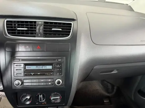 VOLKSWAGEN Fox 1.6 4P, Foto 12