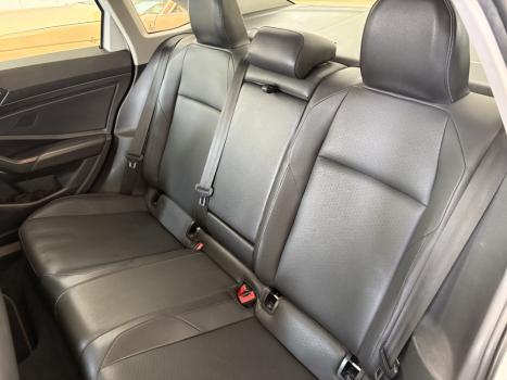 VOLKSWAGEN Jetta 1.4 4P 250 TSI TURBO COMFORTLINE AUTOM�TICO, Foto 8