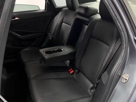 VOLKSWAGEN Jetta 1.4 4P 250 TSI R-LINE AUTOMÁTICO, Foto 13
