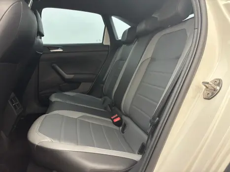 VOLKSWAGEN Nivus 1.0 4P FLEX 200 TSI HIGHLINE TURBO AUTOMÁTICO, Foto 15 VOLKSWAGEN Nivus 1.0 4P FLEX 200 TSI HIGHLINE TURBO AUTOMÁTICO, Foto 15