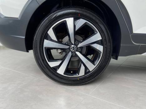VOLKSWAGEN Nivus 1.0 4P FLEX 200 TSI HIGHLINE TURBO AUTOMÁTICO, Foto 14 VOLKSWAGEN Nivus 1.0 4P FLEX 200 TSI HIGHLINE TURBO AUTOMÁTICO, Foto 14