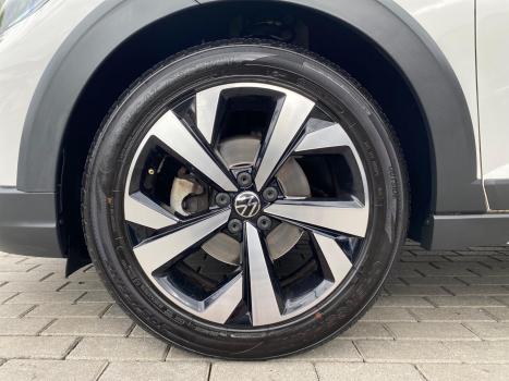 VOLKSWAGEN Nivus 1.0 4P FLEX 200 TSI HIGHLINE TURBO AUTOMÁTICO, Foto 14 VOLKSWAGEN Nivus 1.0 4P FLEX 200 TSI HIGHLINE TURBO AUTOMÁTICO, Foto 14