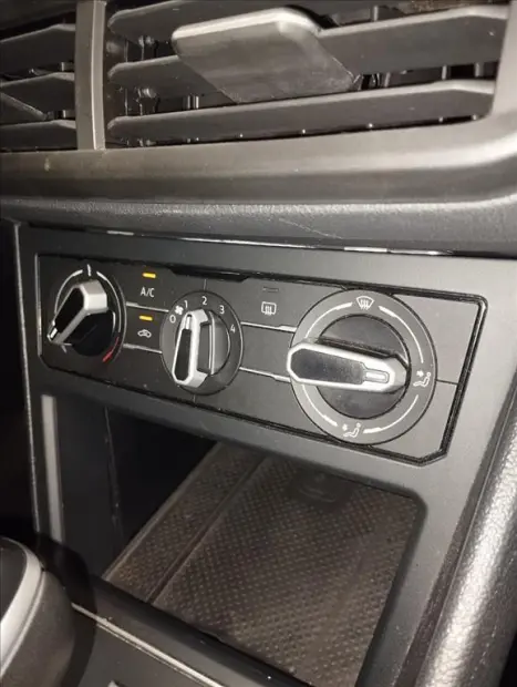 VOLKSWAGEN Nivus 1.0 4P FLEX 200 TSI COMFORTLINE TURBO AUTOMTICO, Foto 13