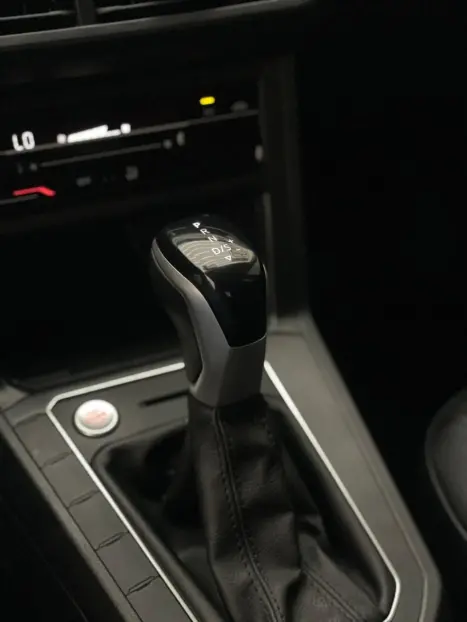 VOLKSWAGEN Polo Hatch 1.0 12V 4P 200 TSI HIGHLINE AUTOM�TICO, Foto 14