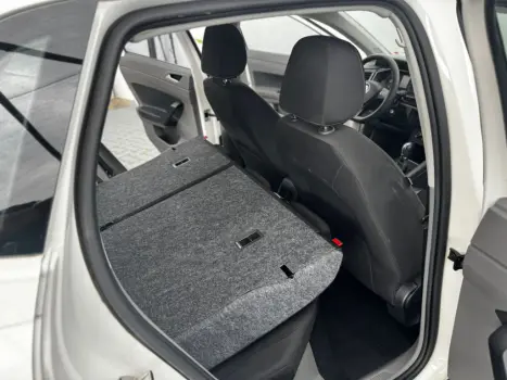 VOLKSWAGEN Polo Hatch 1.0 12V 4P 200 TSI  COMFORTLINE AUTOM�TICO, Foto 19